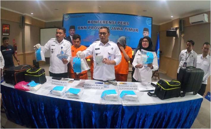 Press Release Ungkap Jaringan Narkotika Jenis Sabu-Sabu seberat 8,15 Kilo Gram dari 3 Tersangka Press Release Ungkap Jaringan Narkotika Jenis Sabu-Sabu seberat 8,15 Kilo Gram dari 3 Tersangka