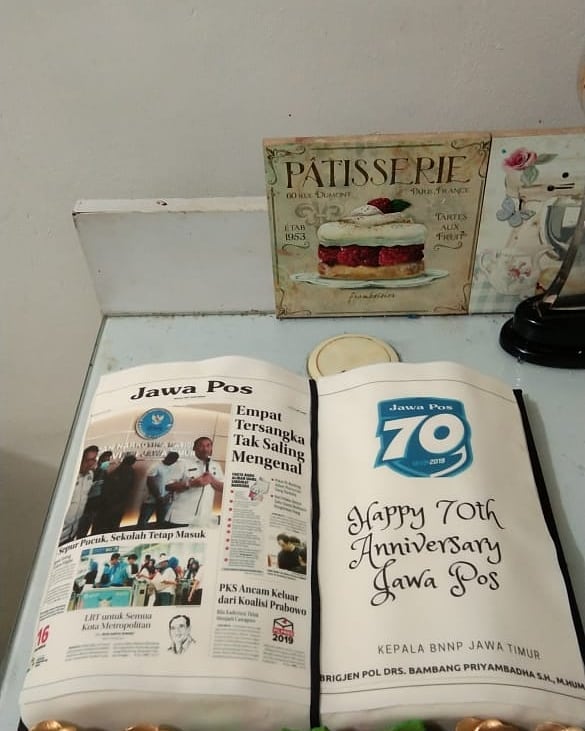 Happy 70th Anniversary Jawa Pos, semoga sukses dan semakin membahana. Happy 70th Anniversary Jawa Pos, semoga sukses dan semakin membahana.