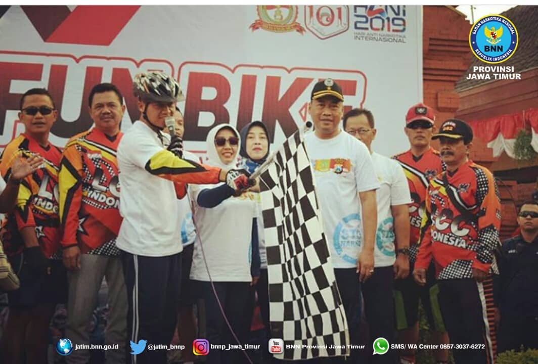 Moment pelaksanaan Hari Anti Narkotika Internasional sudah berlangsung di beberapa kota/ kabupaten. Seperti di Kota Mojokerto Moment pelaksanaan Hari Anti Narkotika Internasional sudah berlangsung di beberapa kota/ kabupaten. Seperti di Kota Mojokerto