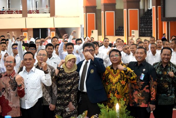 KOMITMEN BERSAMA BRANTAS NARKOBA UNIVERSITAS BRAWIJAYA TANDA TANGANI 16 MoU DENGAN BNN