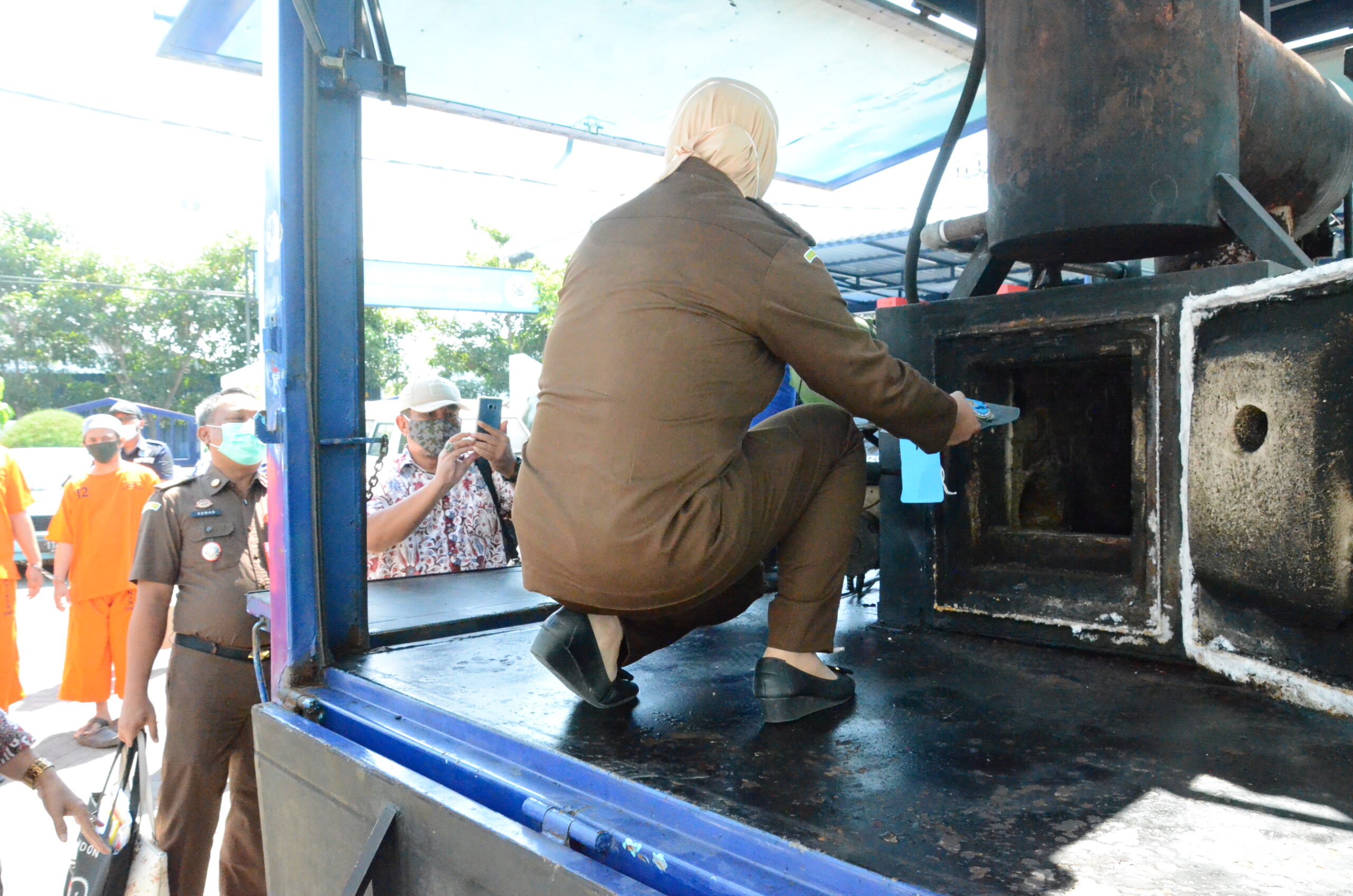 Pemusnahan Barang Bukti Narkotika BNNP JATIM Pemusnahan Barang Bukti Narkotika BNNP JATIM