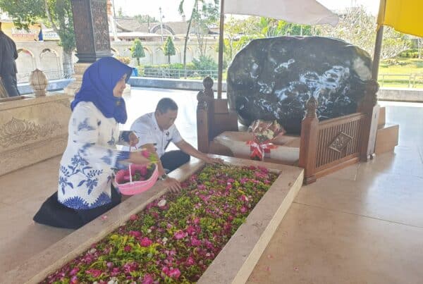 ZIARAH MAKAM BUNG KARNO