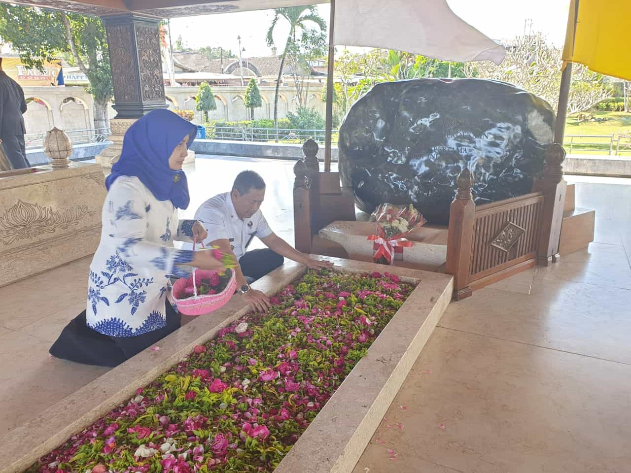 ZIARAH MAKAM BUNG KARNO