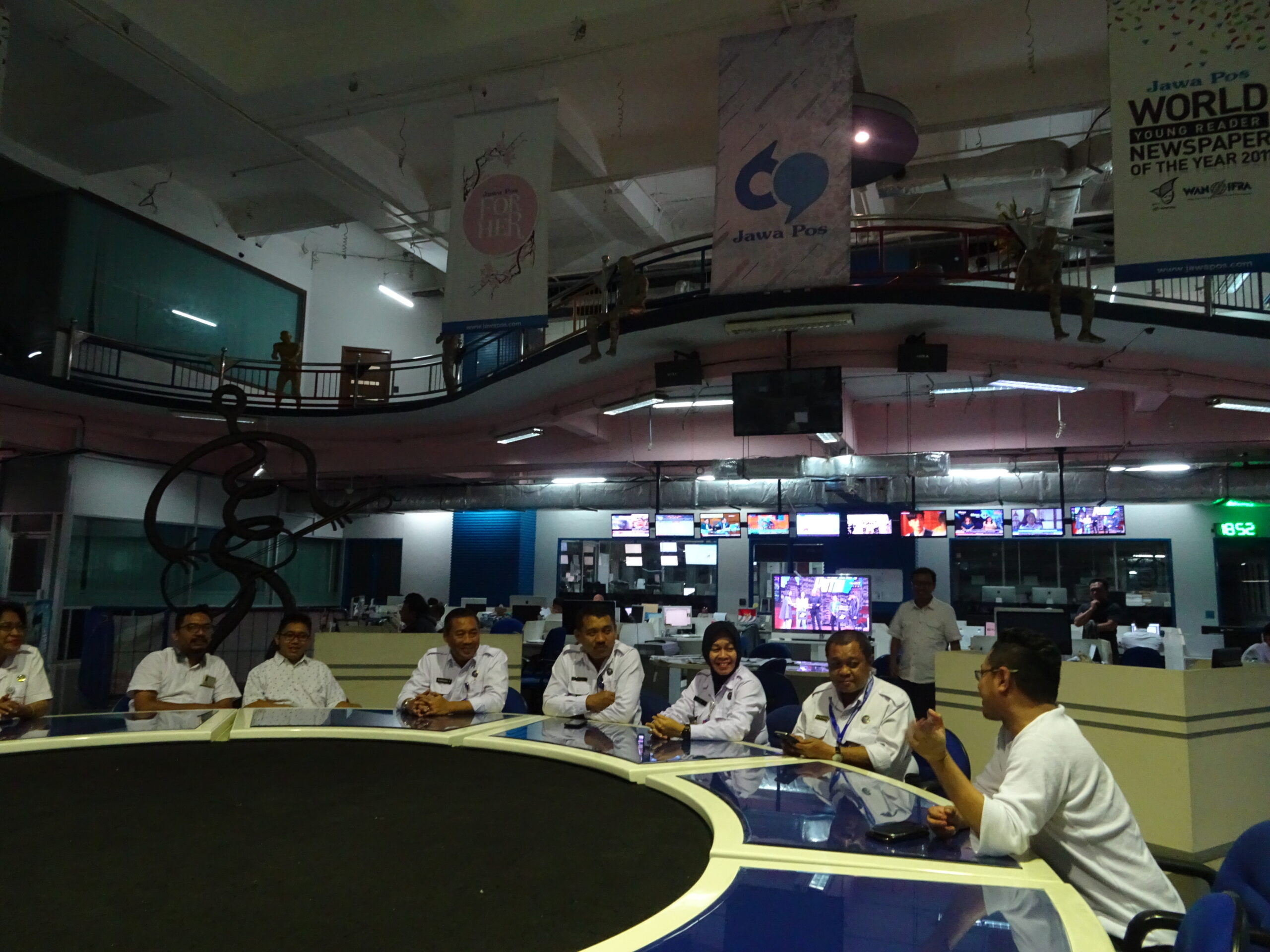 RAPAT KOORDINASI DENGAN JAWA POS RAPAT KOORDINASI DENGAN JAWA POS