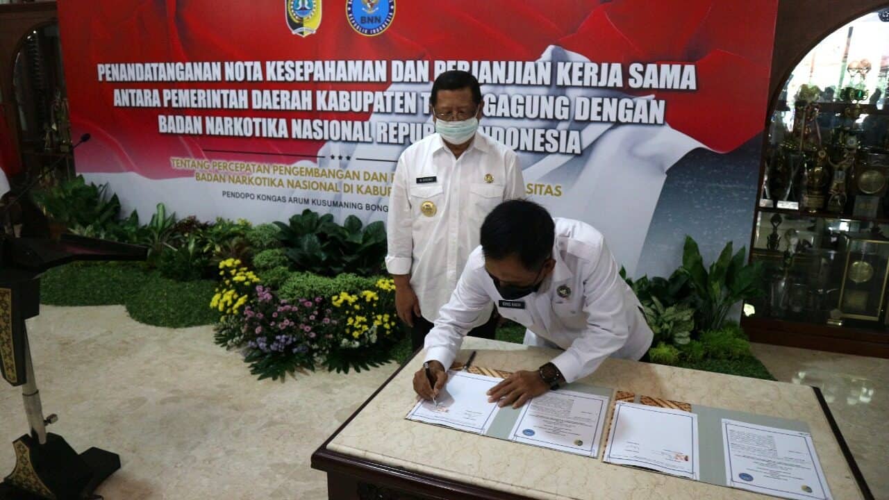 Penandatanganan Nota Kesepahaman dan Perjanjian Kerja Sama dengan Pemkab Tulungagung Konsep Otomatis