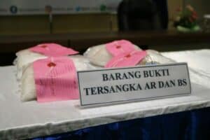 Korban Titipan “Barang” Dijatuhi Hukuman? (Tindak Pidana Dan Kebijakan Terkait Titipan “Barang”)