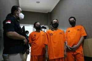 Korban Titipan “Barang” Dijatuhi Hukuman? (Tindak Pidana Dan Kebijakan Terkait Titipan “Barang”)