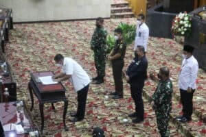 Ketua DPRD Jatim Dukung P4GN dalam Rapat Terbatas di DPRD Jatim. Ketua DPRD Jatim Dukung P4GN dalam Rapat Terbatas di DPRD Jatim.